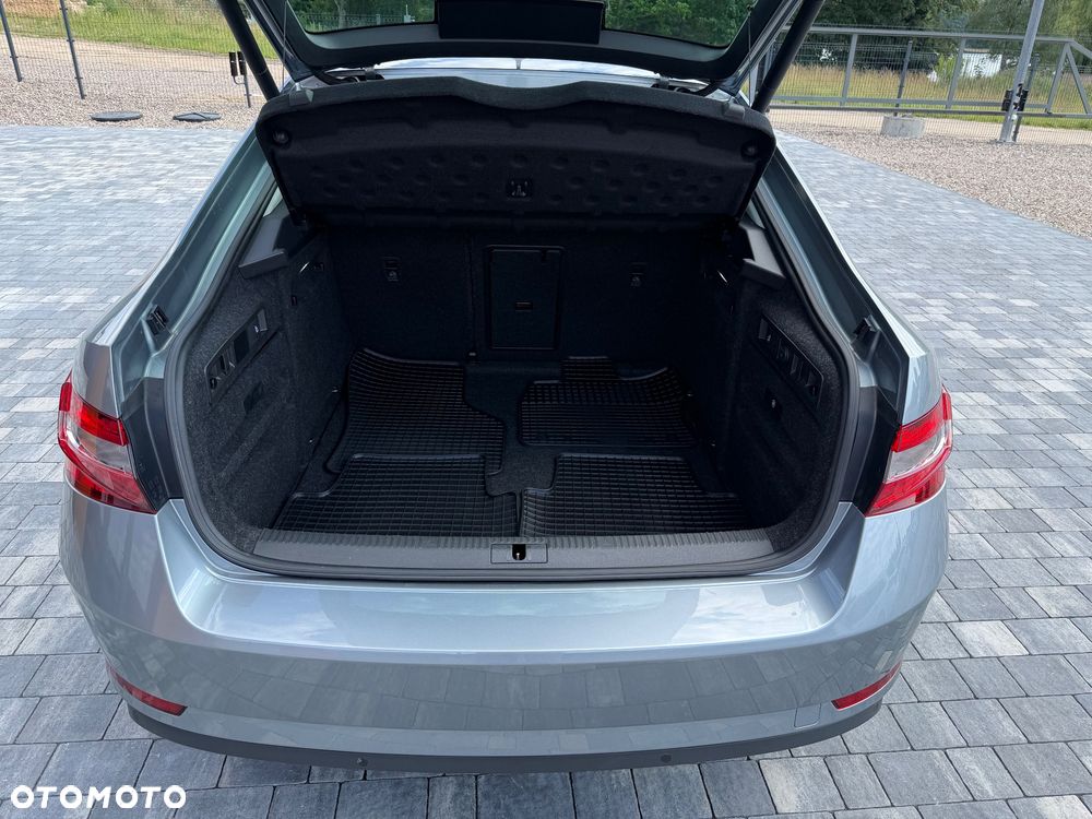 Skoda Superb 1.8 TSI Ambition DSG - 18