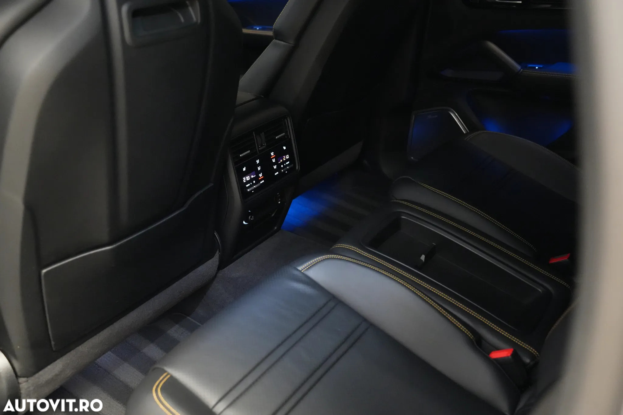 Porsche Cayenne Coupe Turbo - 29