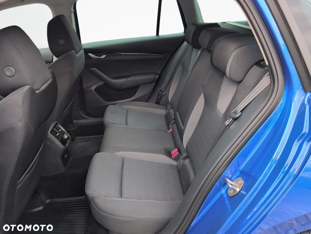 Skoda Octavia 1.5 TSI mHEV Selection DSG - 12
