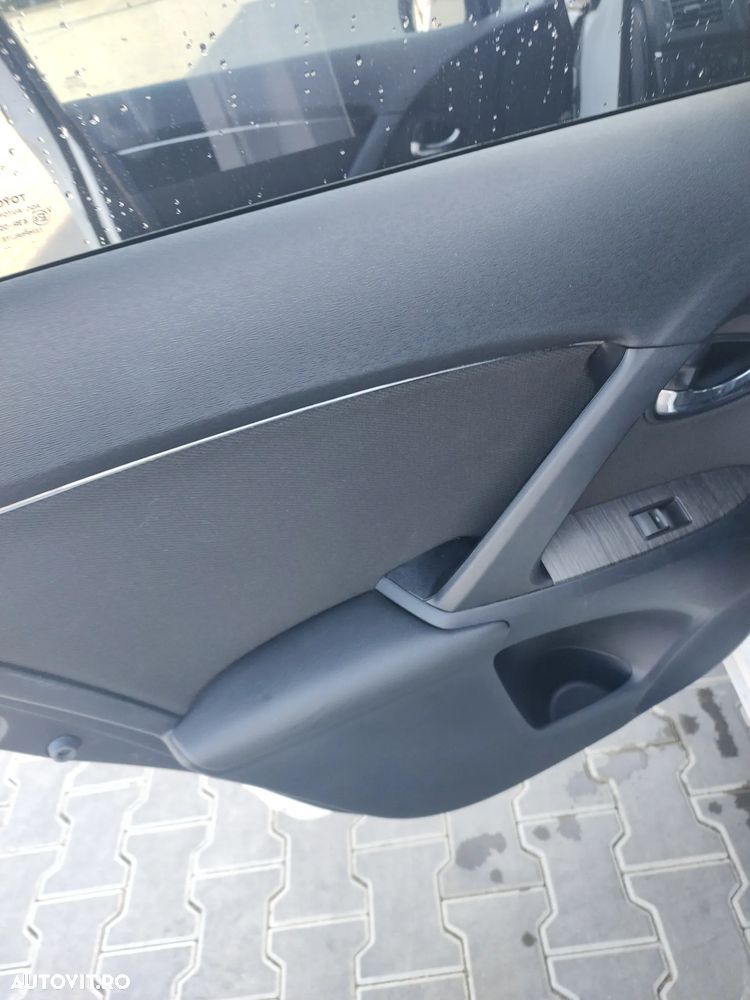 Toyota Avensis - 7