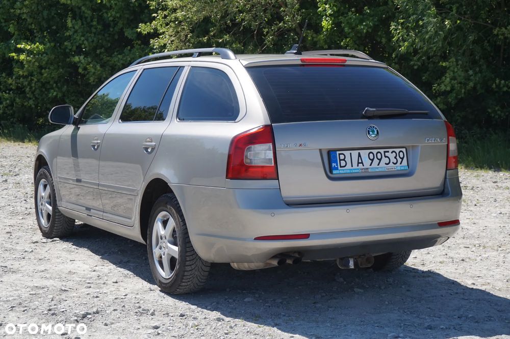 Skoda Octavia 1.6 TDI DPF 4x4 Ambition - 11