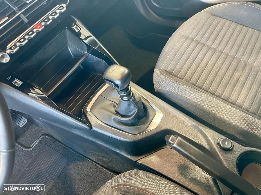 Peugeot 2008 1.2 PureTech Active Pack - 14