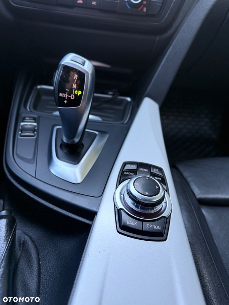 BMW Seria 3 318d - 18