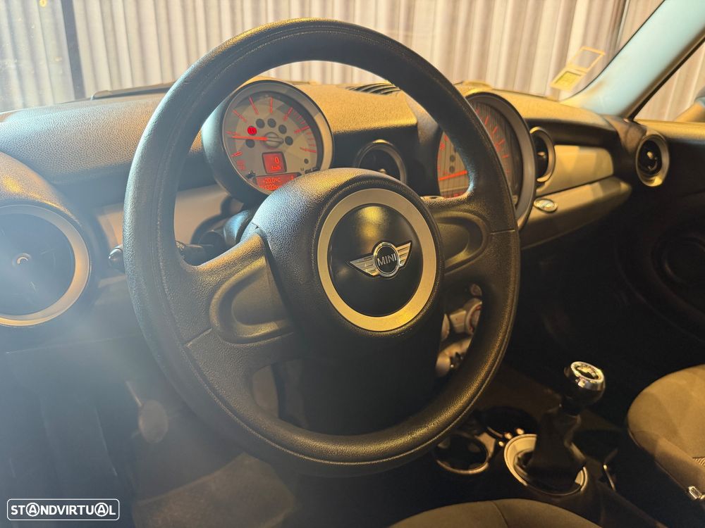 MINI 3 Portas Cooper D - 36