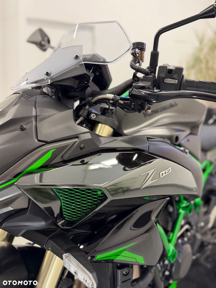Kawasaki H2 - 21