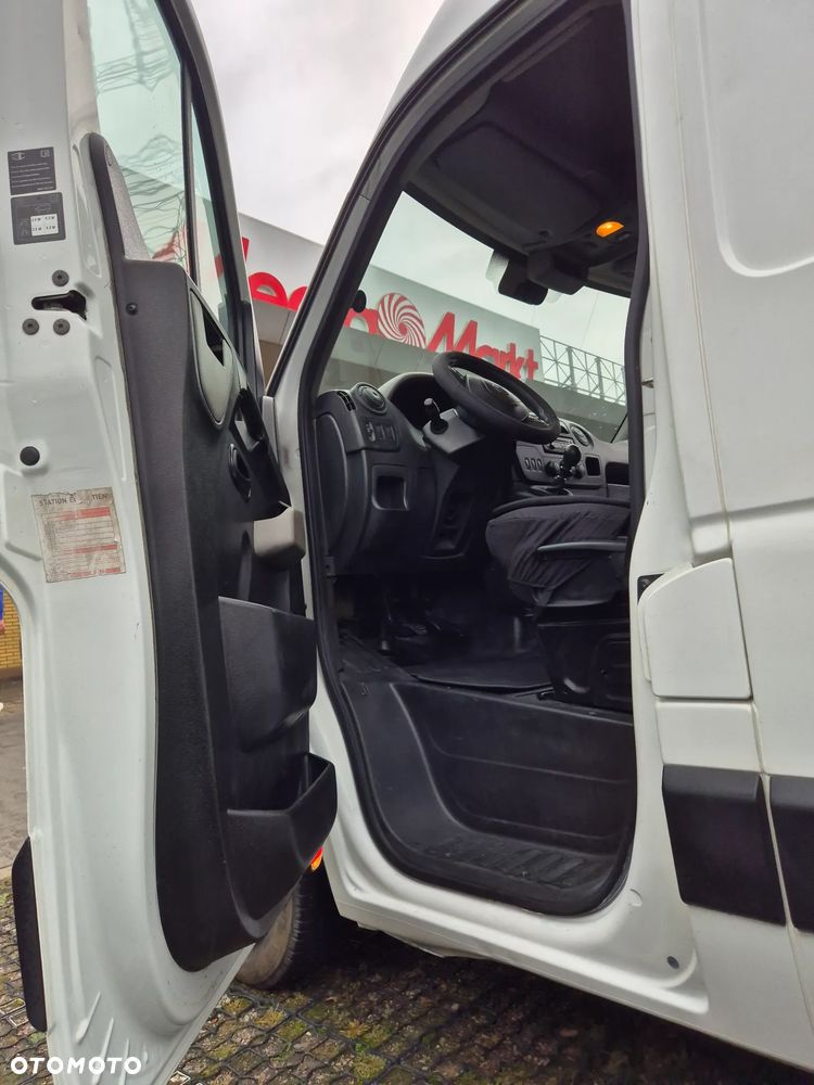 Nissan NV400 - 33