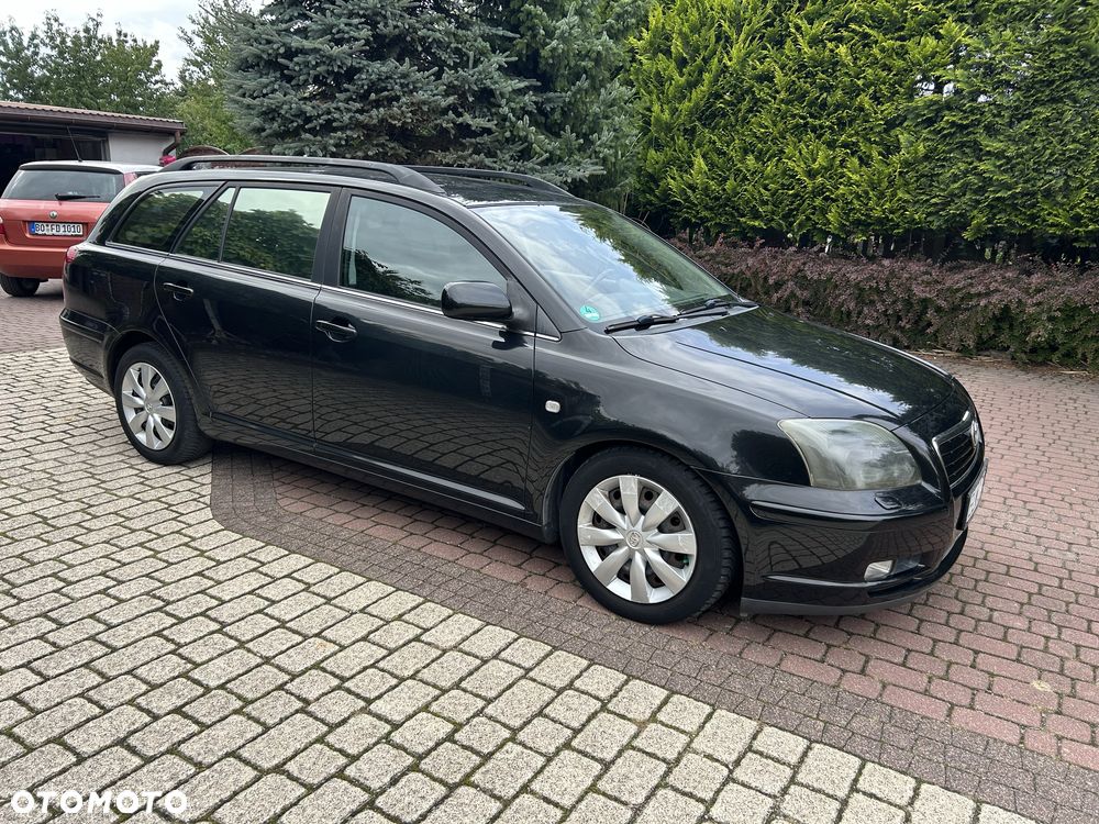 Toyota Avensis - 1