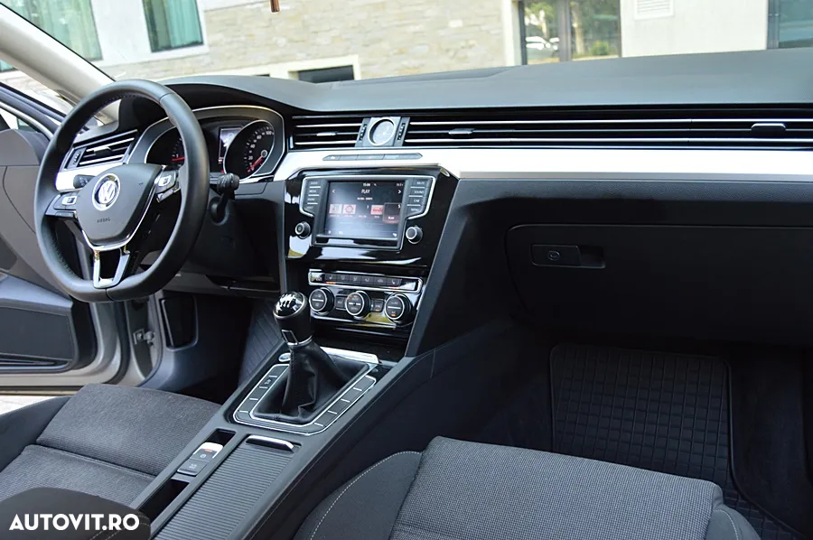 Volkswagen Passat Variant 2.0 TDI (BlueMotion Technology) Comfortline - 6