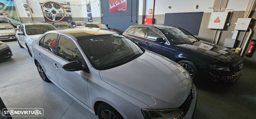 VW Jetta 2.0 TDI Confortline - 32