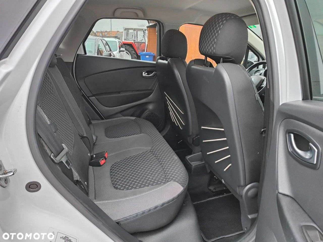 Renault Captur 1.2 Energy TCe S-Edition EDC - 24