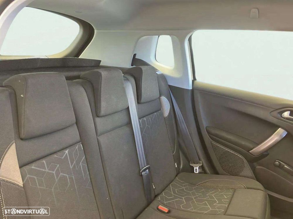 Peugeot 2008 1.2 PureTech Style - 14