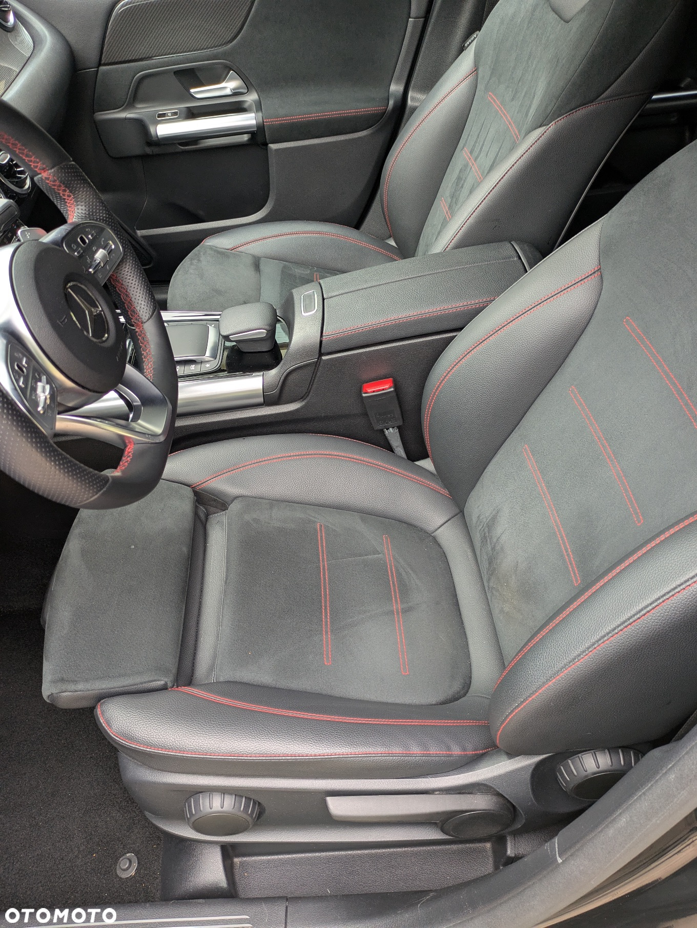 Mercedes-Benz GLA - 21