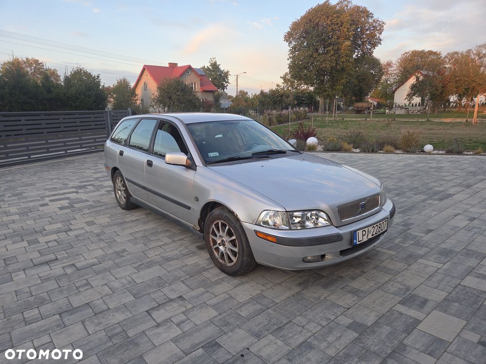 Volvo V40