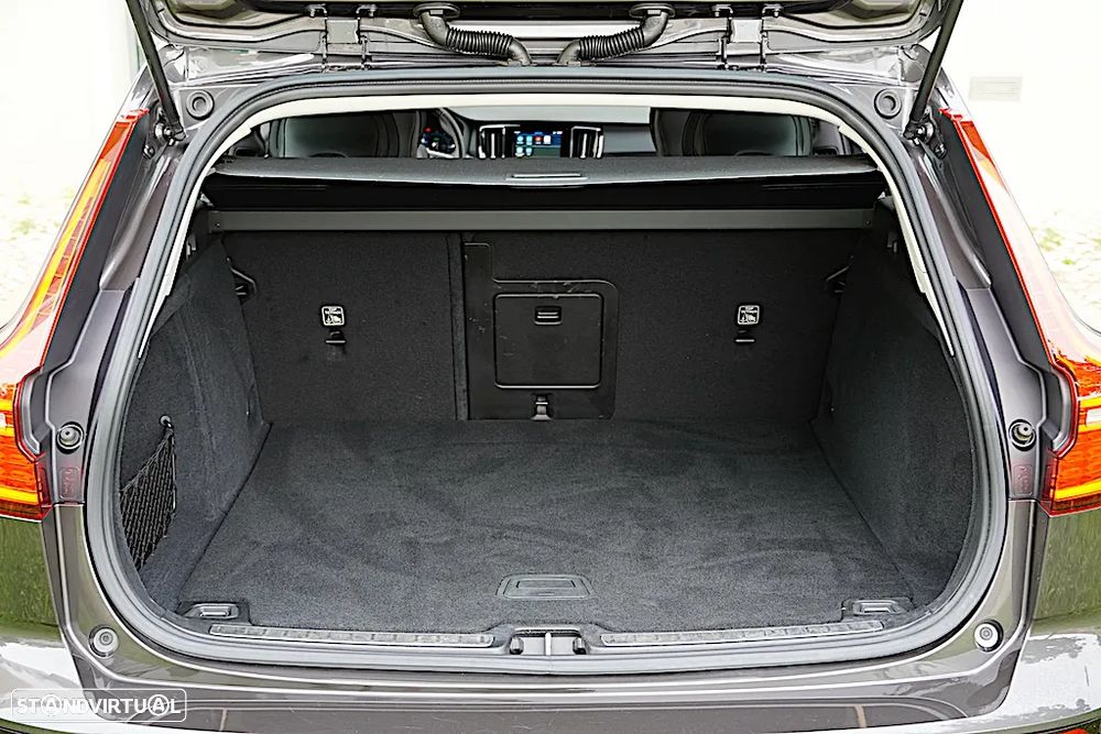 Volvo V60 2.0 T6 AWD TE Essential - 12