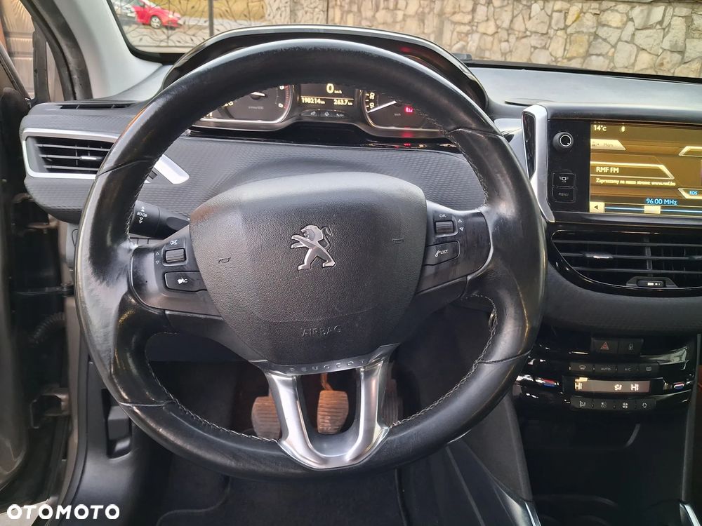 Peugeot 2008 - 13