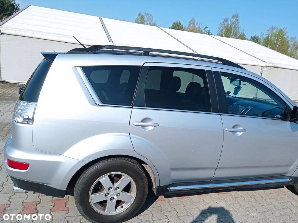 Mitsubishi Outlander 2.0 Intense NAVI 2WD EU5 - 7