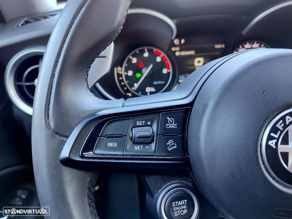 Alfa Romeo Stelvio 2.2 D Super AT8 - 24