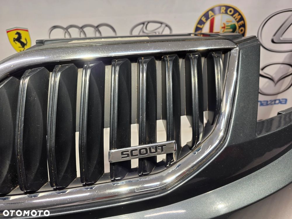 SKODA OCTAVIA III 3 SCOUT 5E0 12- ŁADNY ZDERZAK PRZEDNI PRZÓD , NA SPRYSKI + 4xPDC + GRILL + KRATKA ŚRODKOWA + SPOJLER , NR 5E0807221K , NR AUKCJI NZ1487 - 11