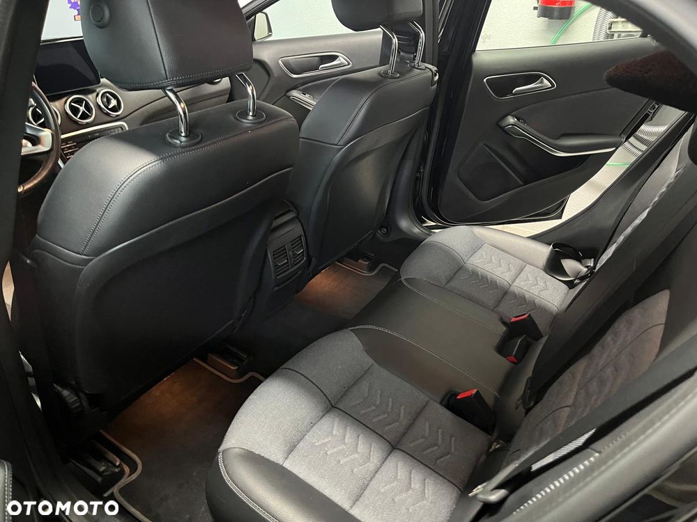 Mercedes-Benz GLA 180 7G-DCT Style - 5