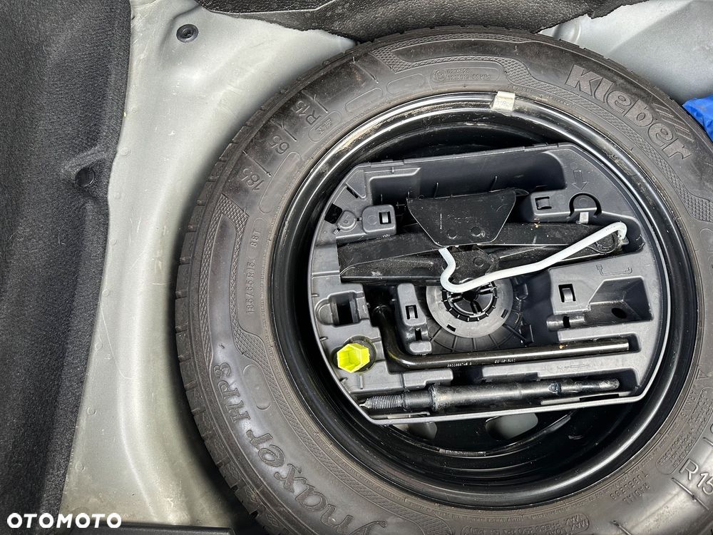 Peugeot 208 1.2 PureTech GPF Signature S&S - 11