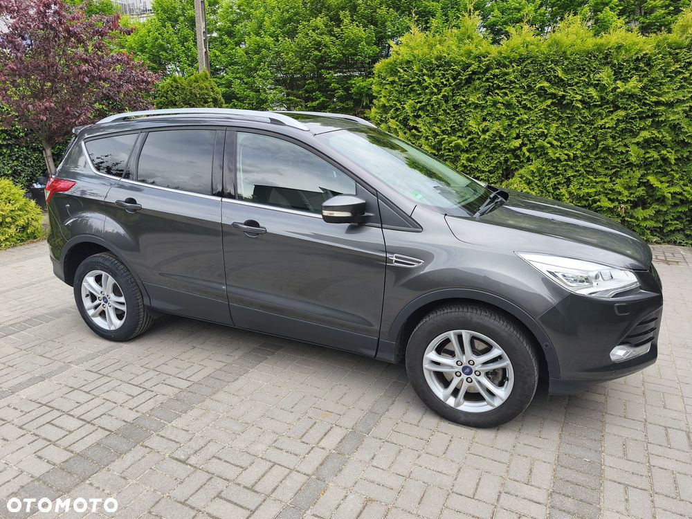 Ford Kuga 2.0 TDCi 2x4 Titanium - 2