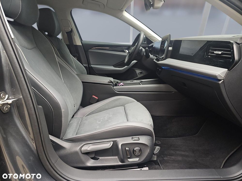 Volkswagen Passat - 11