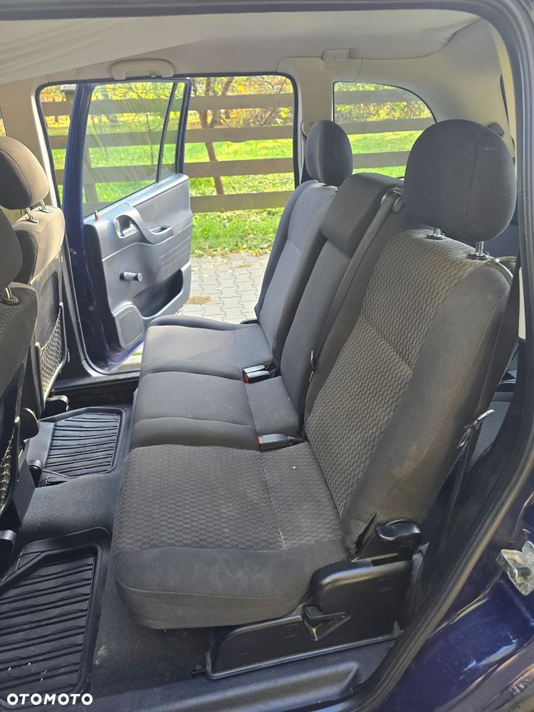Opel Zafira - 27