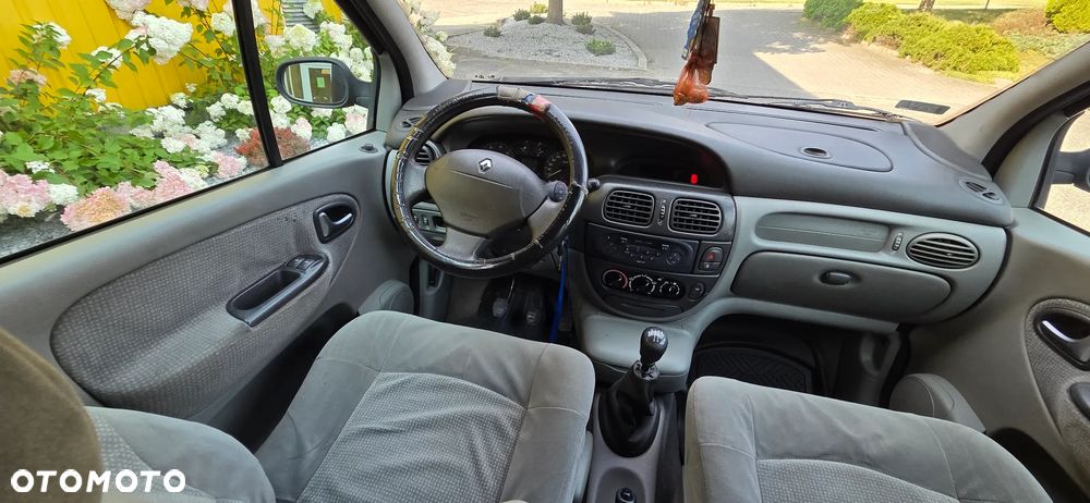 Renault Scenic 1.9 dCi Authentique - 5
