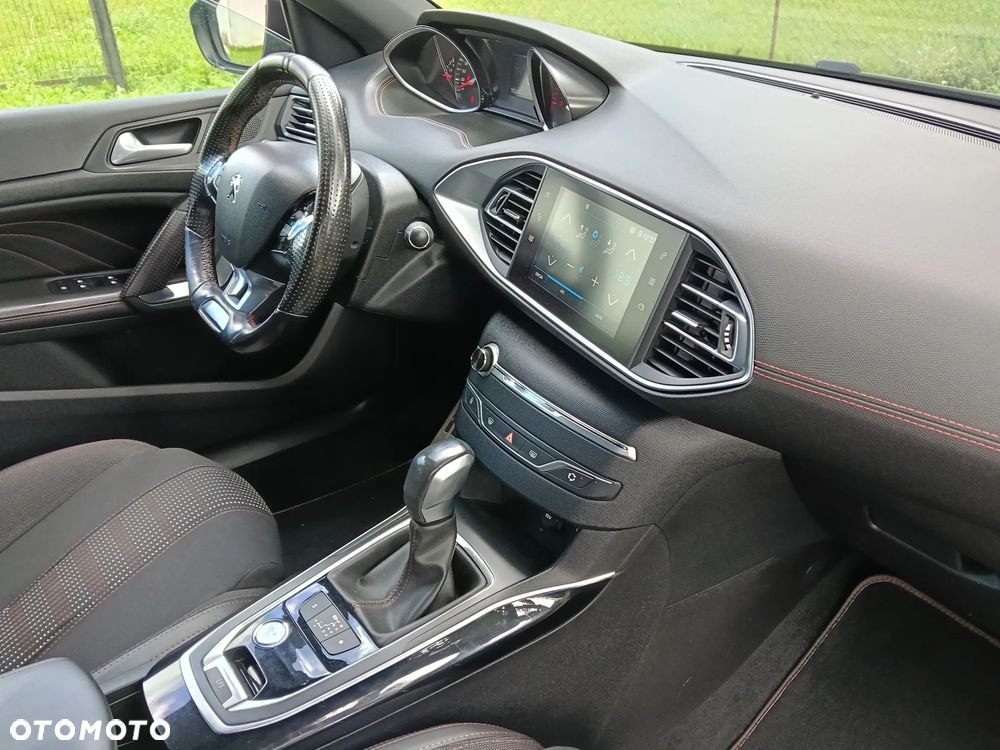 Peugeot 308 PureTech 130 GPF EAT8 Black Edition - 12