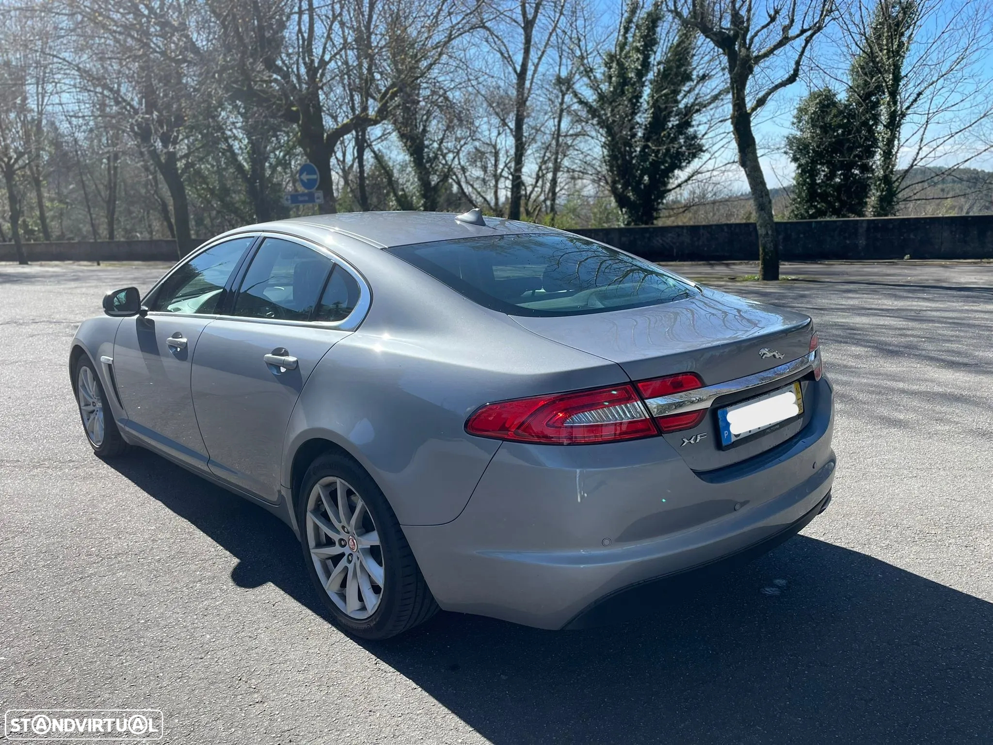 Jaguar XF 2.2 D Premium Luxury - 6