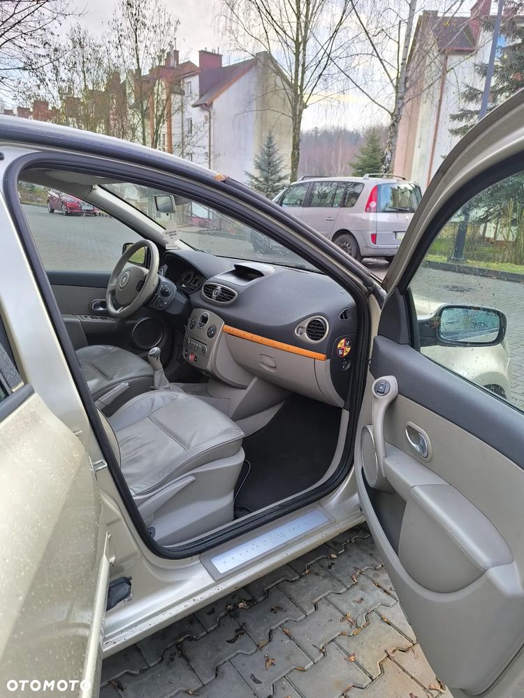 Renault Clio - 2