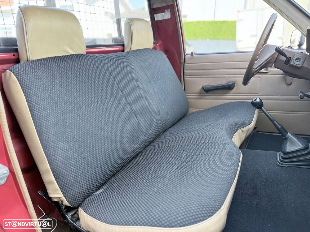 Toyota Hilux 2.4 D LN56L - 10