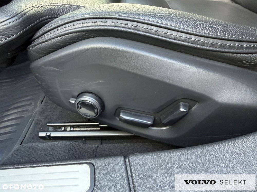 Volvo V60 Cross Country - 13