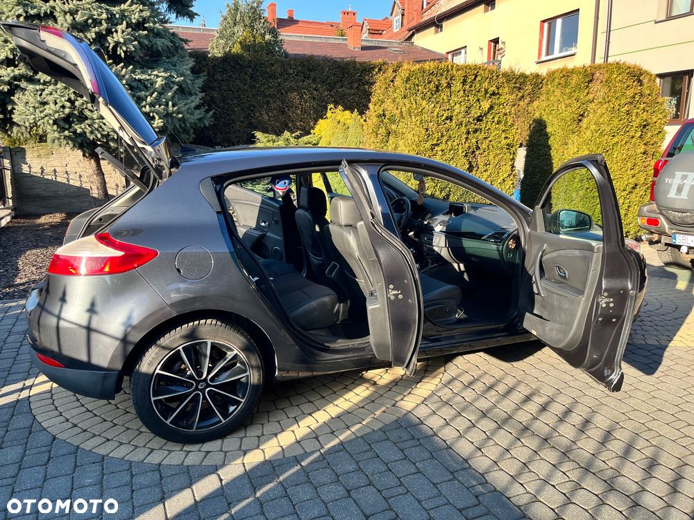 Renault Megane ENERGY TCe 115 Start & Stop Bose Edition - 8