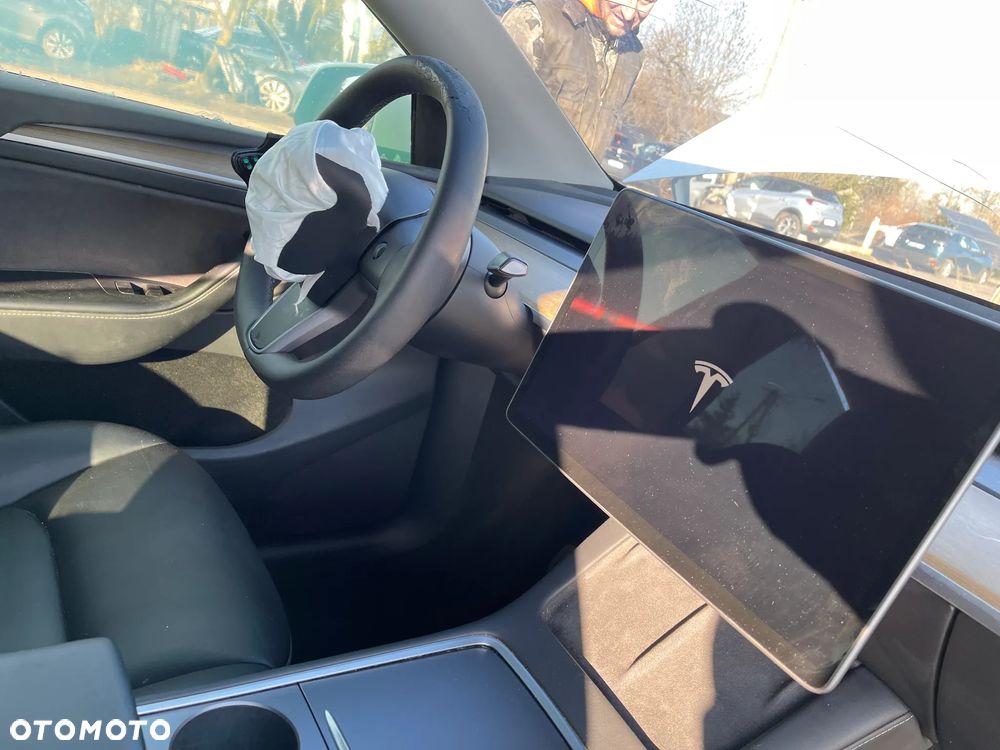 Tesla Model Y Standard - 10