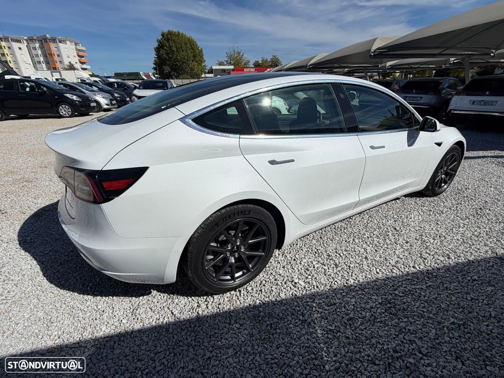 Tesla Model 3 - 6