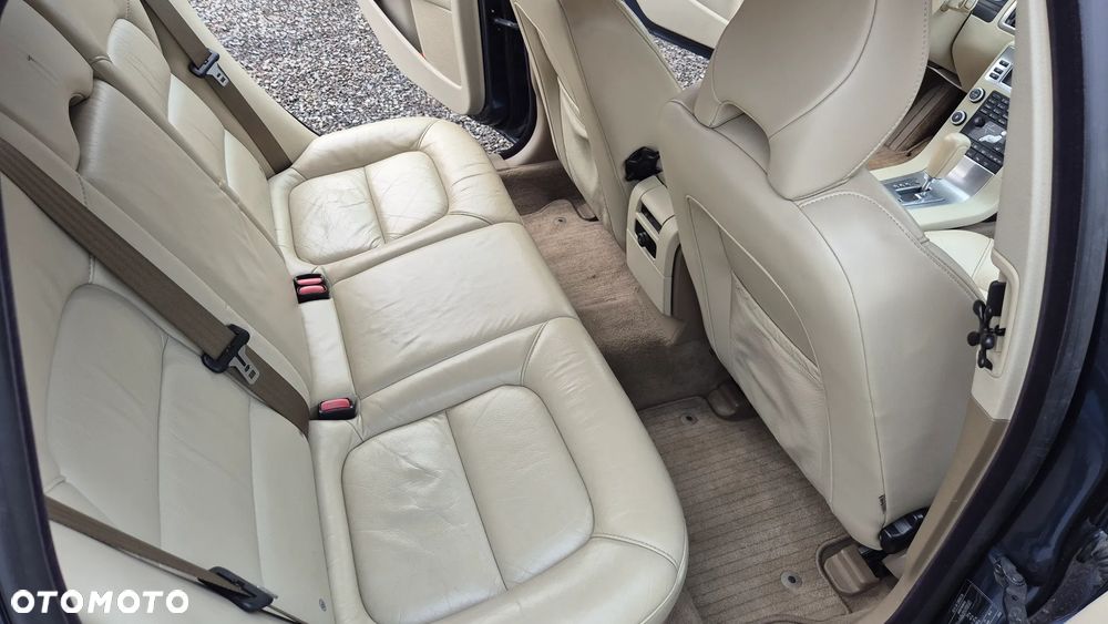 Volvo V70 T6 AWD Momentum - 25