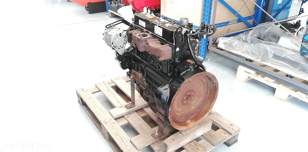 SILNIK KOMATSU YANMAR 4D98E 48,9kW/2400rpm 3,318L 12900 netto - 4