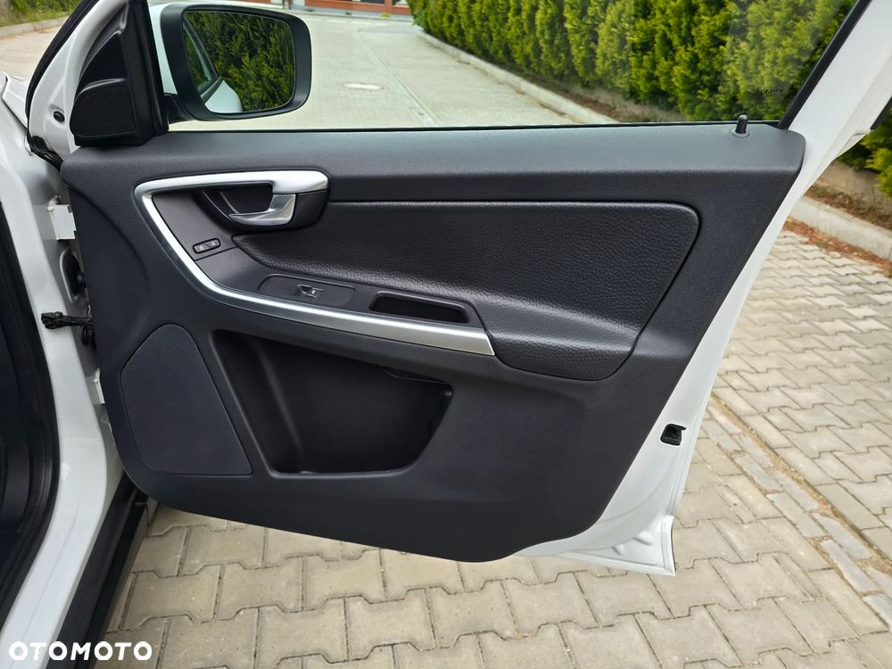 Volvo XC 60 D3 Momentum - 22