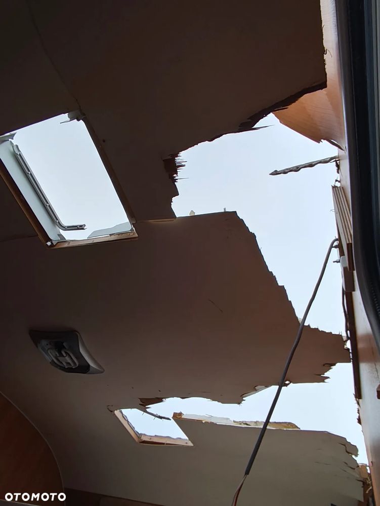 Ford Challenger - 21