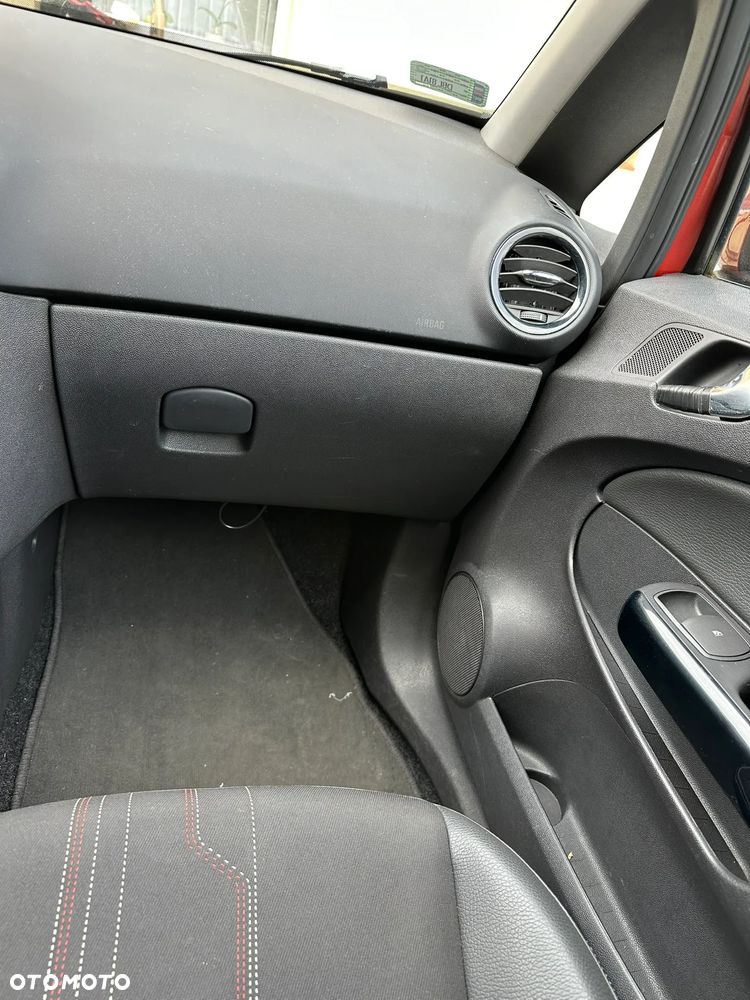 Opel Corsa 1.2 16V Cosmo - 15