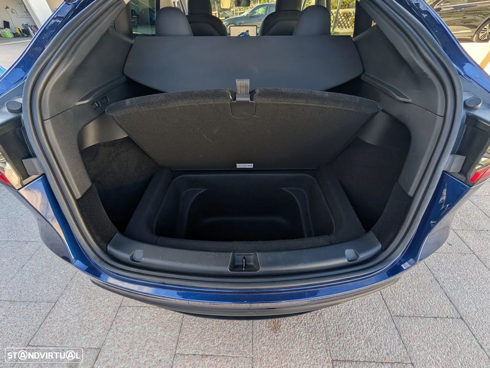 Tesla Model Y Standard - 23