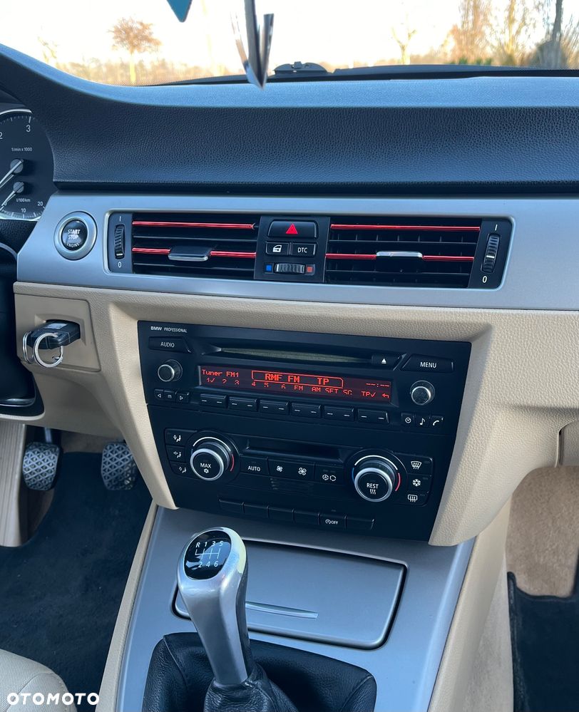 BMW Seria 3 318d - 9