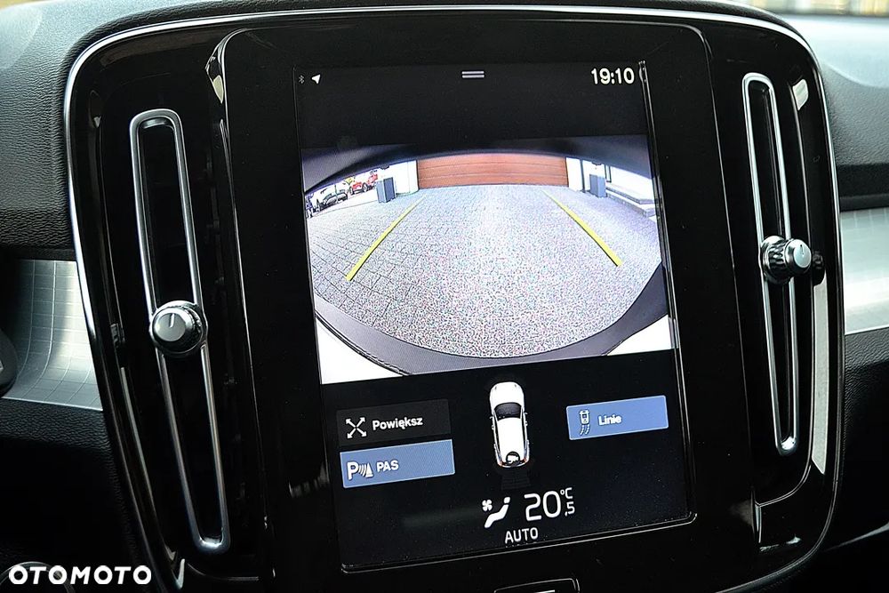 Volvo XC 40 T3 Momentum - 22