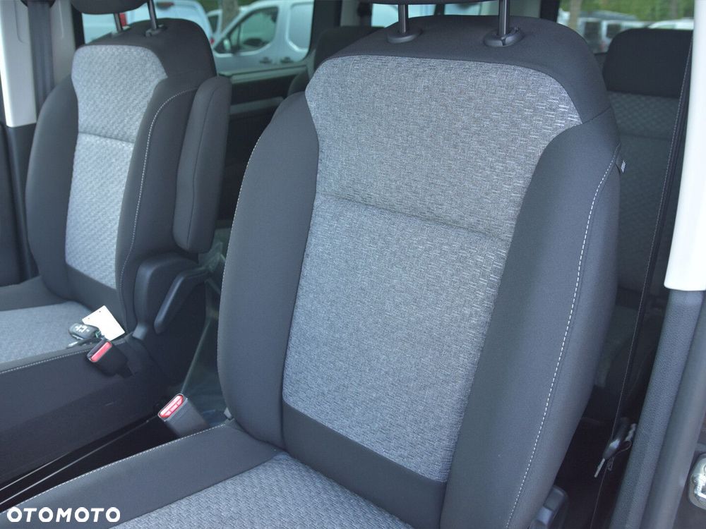Peugeot Traveller - 16