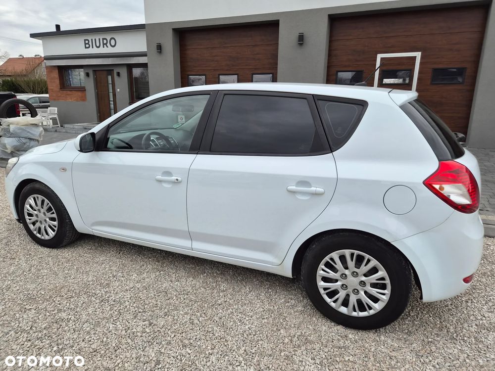Kia Ceed - 5