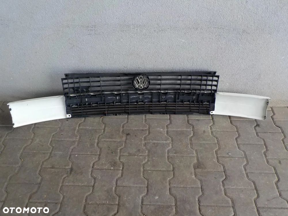 VW T4 GRILL ATRAPA PAS PRZEDNI BLACHA BIAŁY - 4