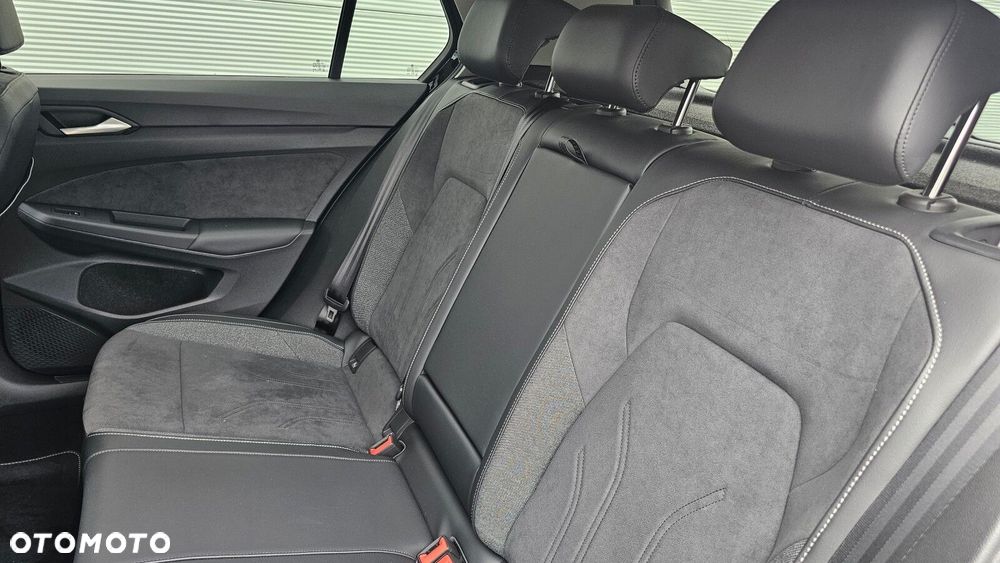 Volkswagen Golf - 25