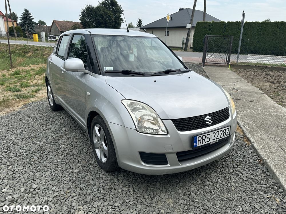 Suzuki Swift - 1