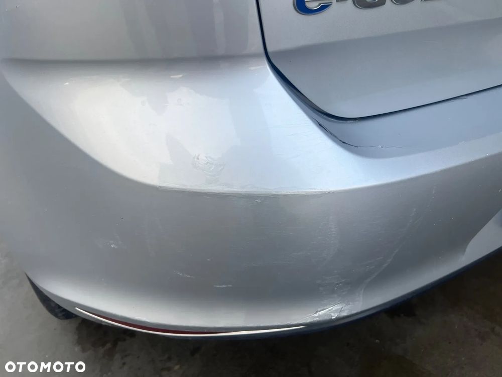 Volkswagen Golf Standard - 24